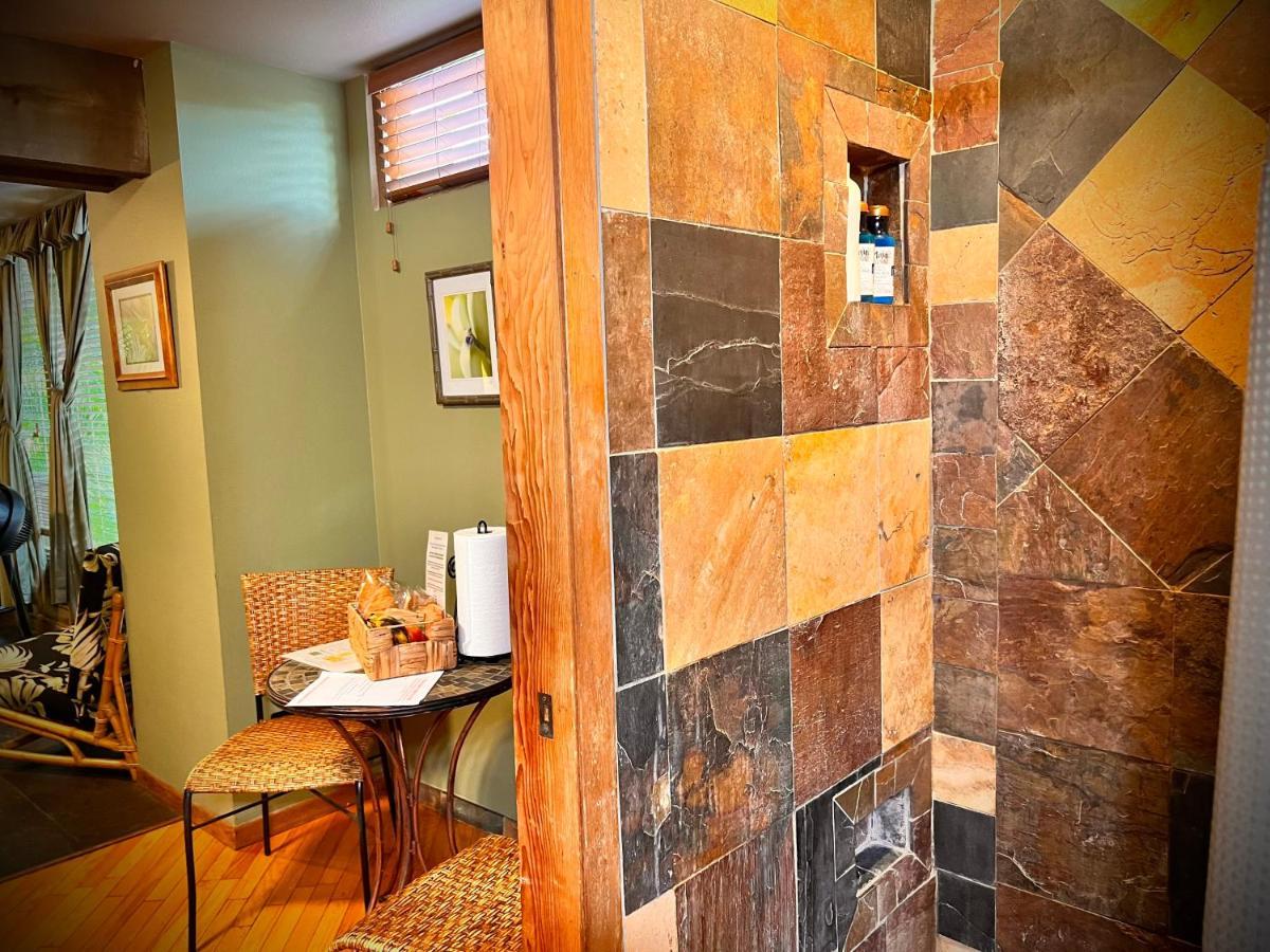 ויילי Maui What A Wonderful World Bed & Breakfast מראה חיצוני תמונה