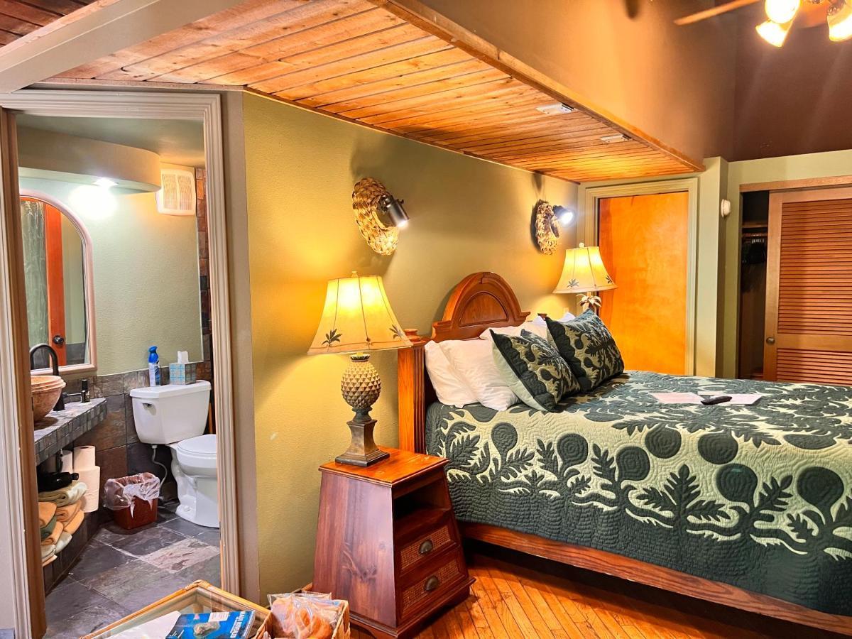 ויילי Maui What A Wonderful World Bed & Breakfast מראה חיצוני תמונה
